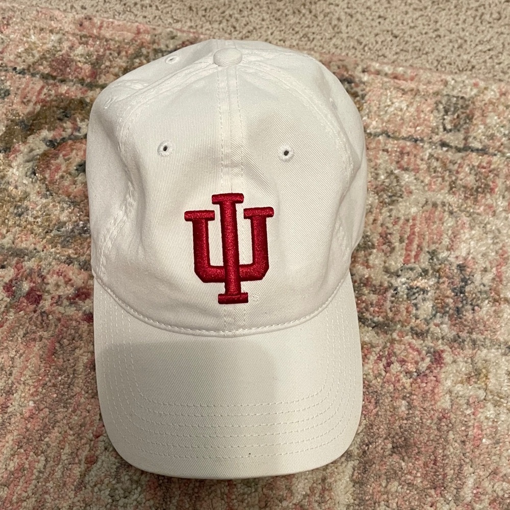 Legacy White Cap with Black Label